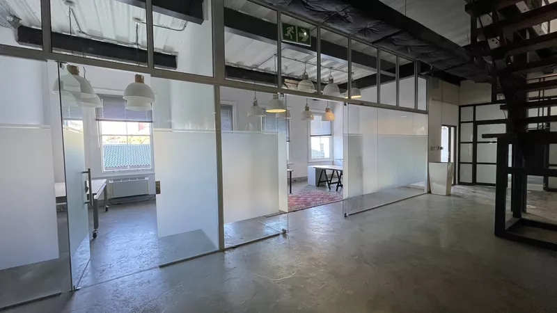 883 m² Office to let in Cape Town City Centre/CBD, 30 Keerom Street (photo 11)