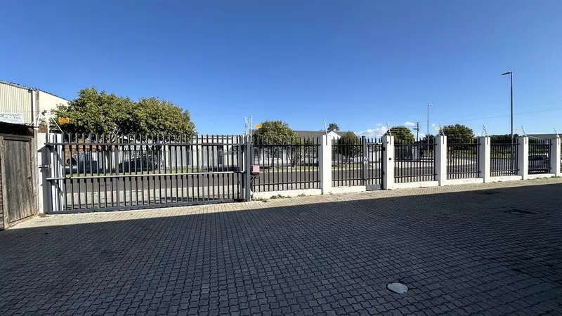1 729 m² Industrial for sale in Milnerton, 1 Track Crescent (photo 25)