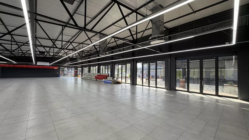 800 m² Retail property to let in Brackenfell, Brackenfell Shopping Centre (photo 8)