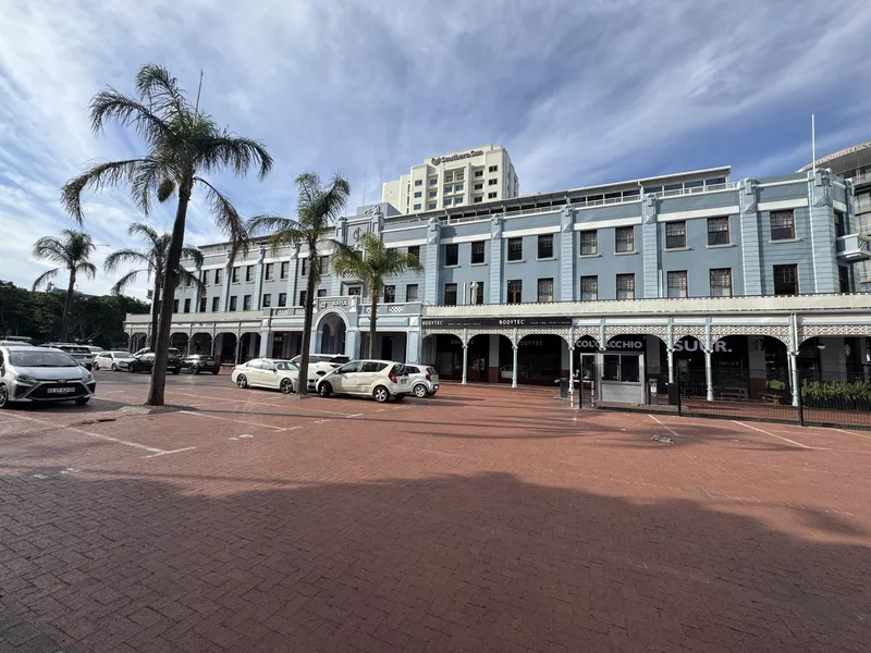 373 m² Office to let in Cape Town City Centre/CBD, North Wharf (photo 3)