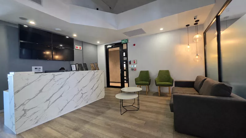 165 m² Office to let in Bridgeways Park, Bridgewater One - Suites (Block C) (photo 12)