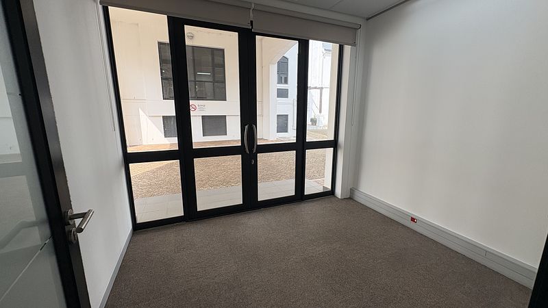 262 m² Office to let in Stellenbosch, Stellenpark Business Park (photo 37)