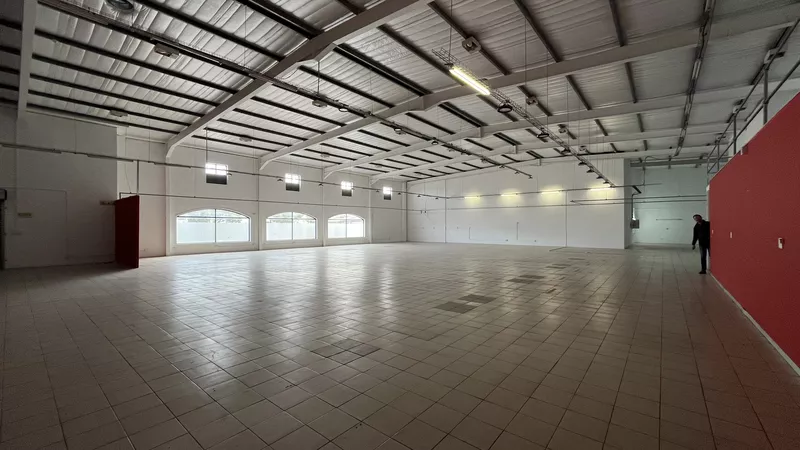868 m² Retail property to let in Estuaries Office Estate, Eclipse Park (photo 4)