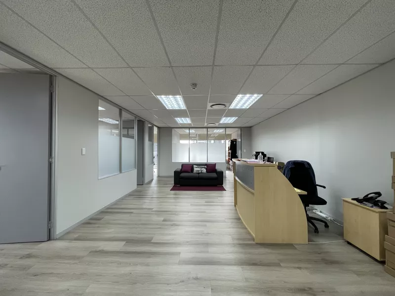 128 m² Office to let in Cape Town City Centre/CBD, One Thibault (photo 7)