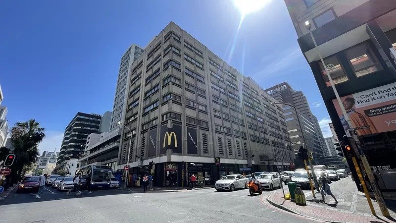 1 516 m² Property to let in Cape Town City Centre/CBD, 22 Long Street (photo 2)