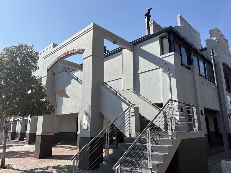 589 m² Retail property to let in Durbanville, Village Square (photo 11)