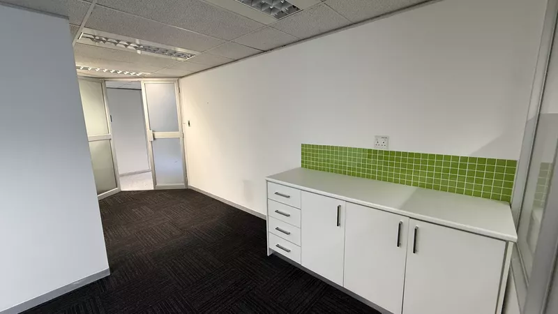 90 m² Office to let in Claremont, Sunclare (photo 9)