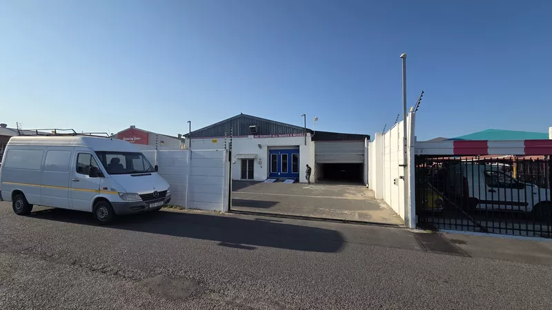 600 m² Industrial for sale in Strand, 43 George Street, George Park, Strand (photo 5)