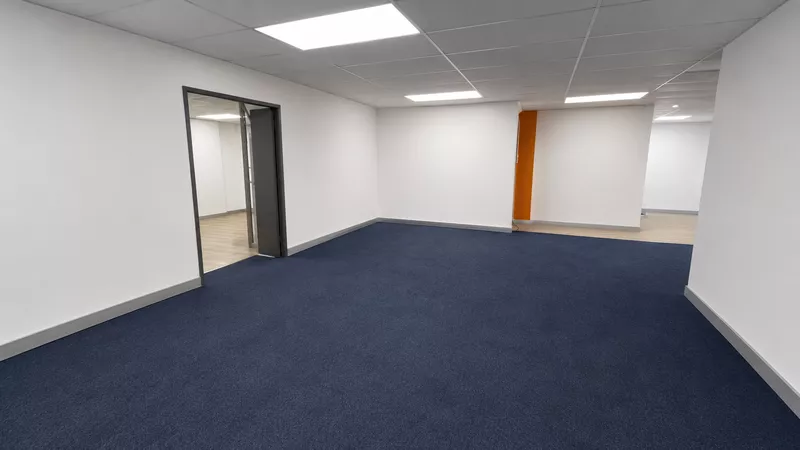 180 m² Office to let in Durbanville, Palm Grove (photo 13)