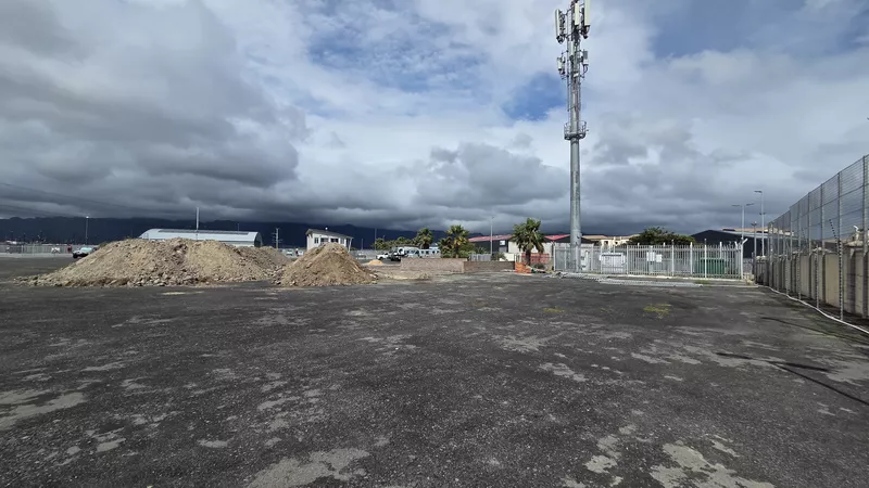 11 000 m² Vacant land to let in Strand, Broadway Business Park, 24 Helios Avenue (Yard + Optional Offices) (photo 13)
