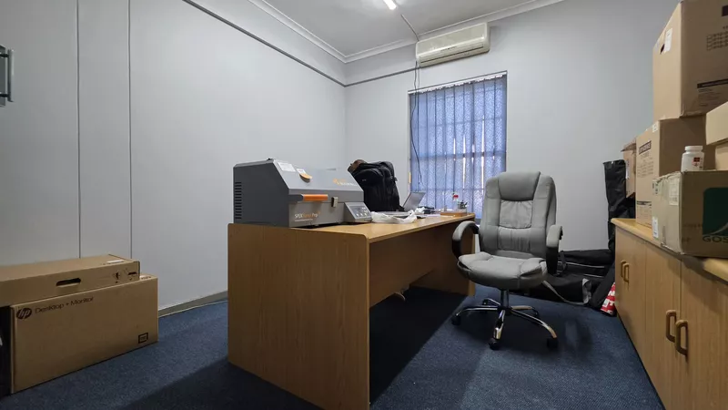 95 m² Office for sale in Bellville, Old Dutch Square (photo 16)
