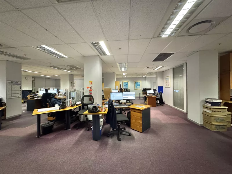 796 m² Office for sale in Cape Town City Centre/CBD, 5 St. Georges Mall (photo 9)