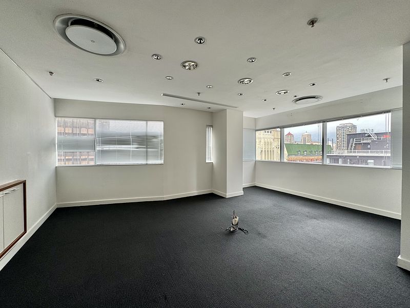 1 000 m² Office to let in Cape Town City Centre/CBD, 8 Riebeek Street (photo 16)