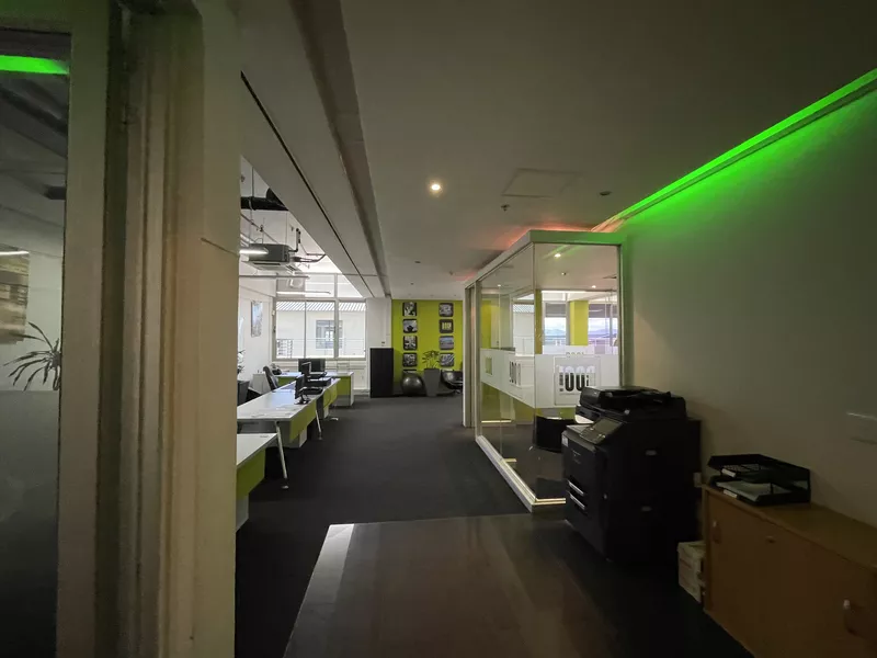 318 m² Office for sale in Salt River, Upper Eastside (photo 15)