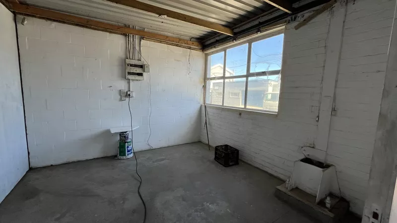 633 m² Industrial to let in Woodstock, Nearby Industrial Park (photo 14)