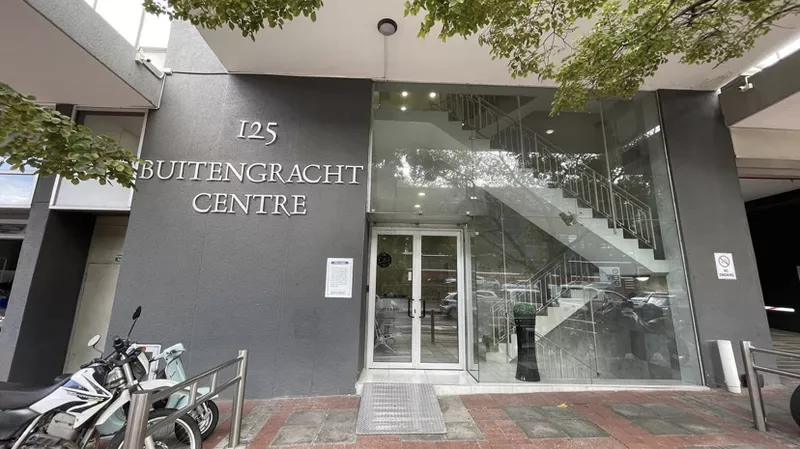 312 m² Office to let in Cape Town City Centre/CBD, Buitengracht Centre-125 Buitengracht Street (photo 2)