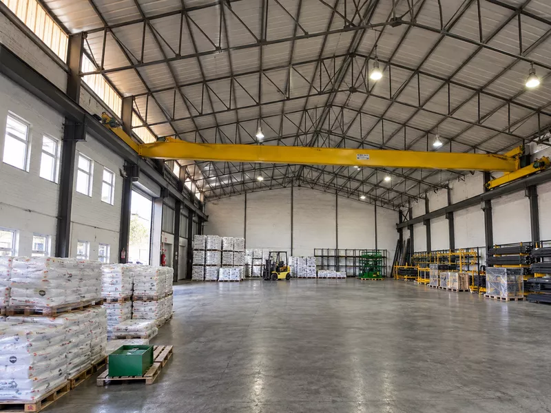 1 700 m² Industrial to let in Airport Industrial, 2 Falcon Crescent (photo 2)