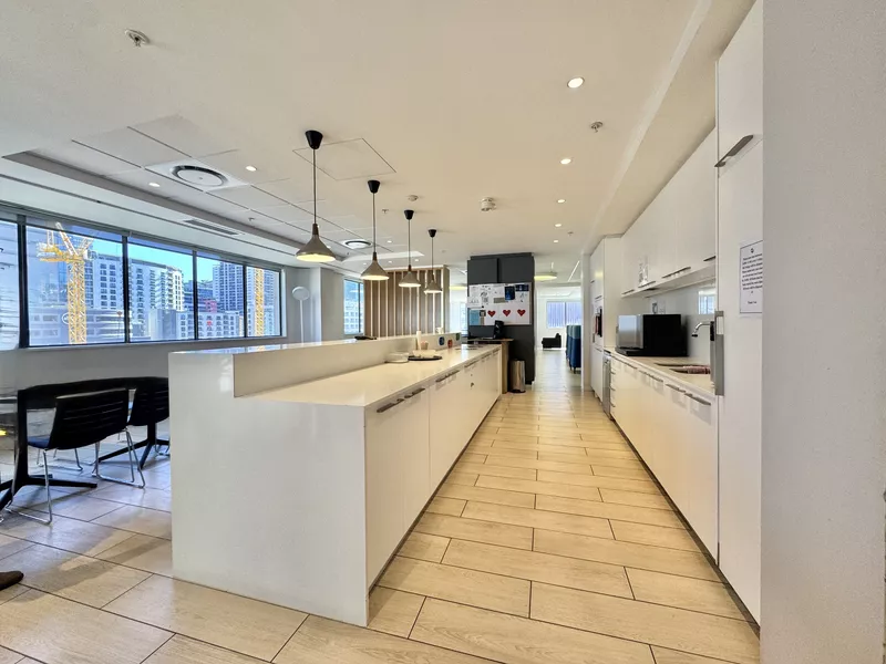 2 051 m² Office to let in Cape Town City Centre/CBD, Roggebaai Place (photo 43)