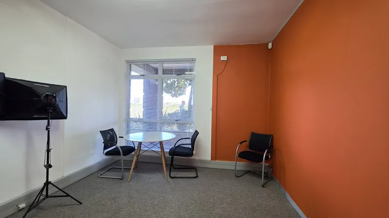 560 m² Office to let in Century Square, Century Square - Block F (photo 30)
