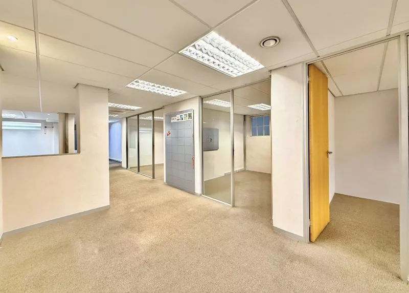 200 m² Office to let in Gardens, 11 Buitensingel Street (photo 6)