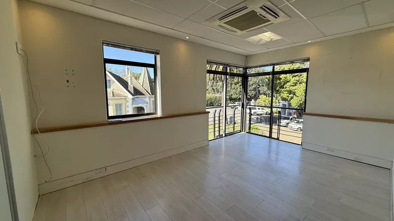 415 m² Office to let in Newlands, Slade House, Boundary Terraces (photo 14)