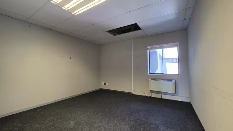 182 m² Office to let in Tyger Valley, Tijger Park Building 2 (photo 15)
