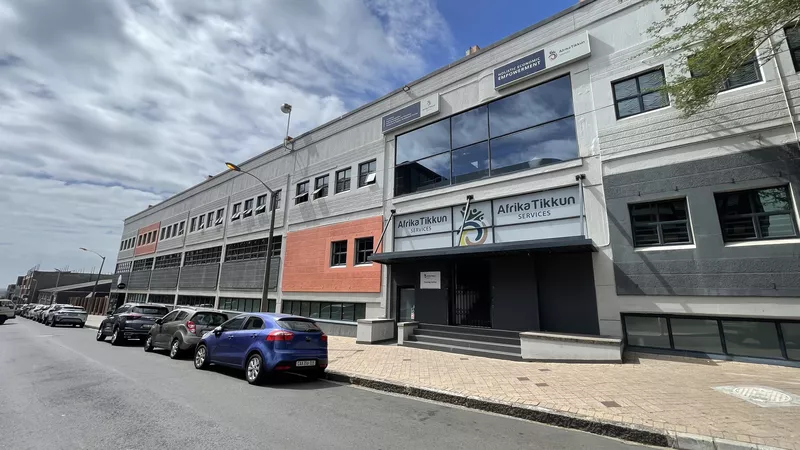 1 172 m² Office to let in Salt River, 127 Cecil Road (photo 2)