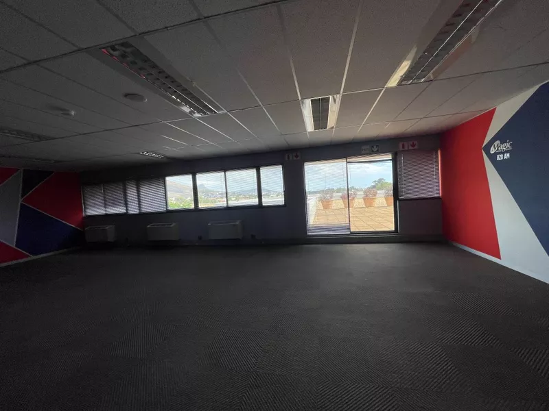 797 m² Office to let in Pinelands, Golf Park (photo 12)