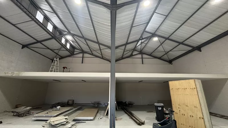 604 m² Industrial to let in Fisantekraal, 13 Evolution Crescent - Mini Industrial Units (photo 4)