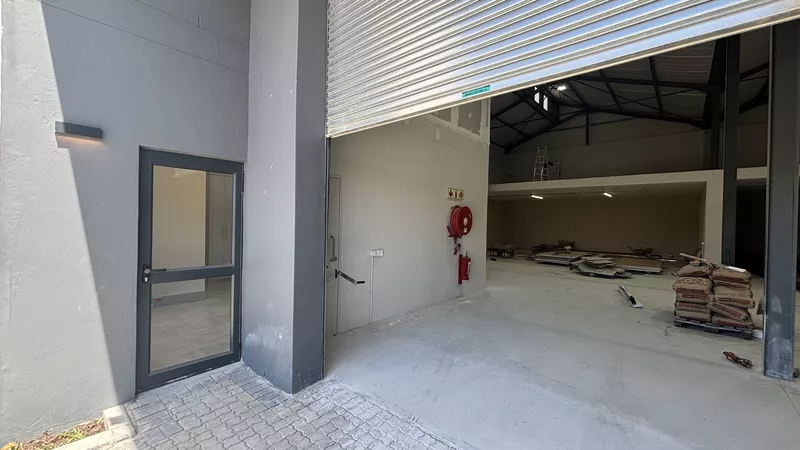 302 m² Warehouse to let in Fisantekraal, 13 Evolution Crescent - Mini Industrial Units (photo 3)