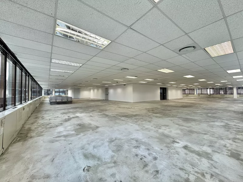 920 m² Office to let in Cape Town City Centre/CBD, 2 Long Street (photo 3)