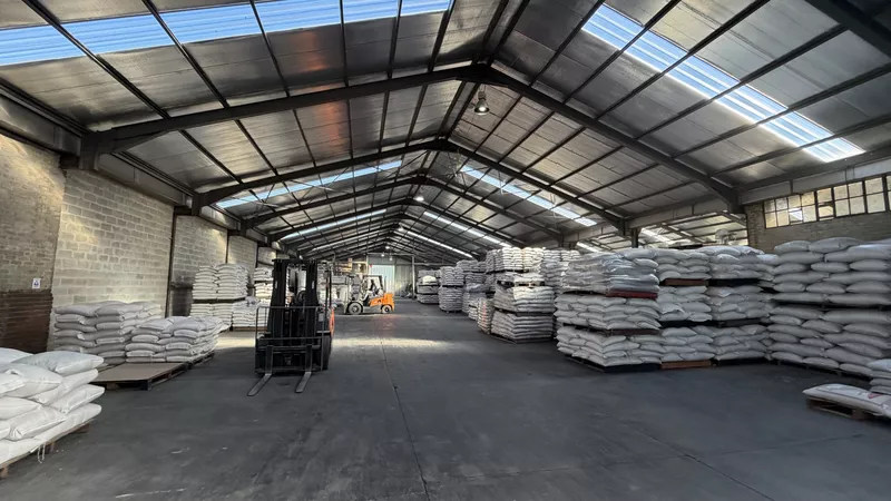 2 574 m² Industrial to let in Okavango Park, Falcon Close, Okavango Park (photo 22)