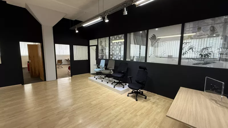 4 832 m² Office to let in Observatory, 9 Browning Road (All Office) (photo 25)