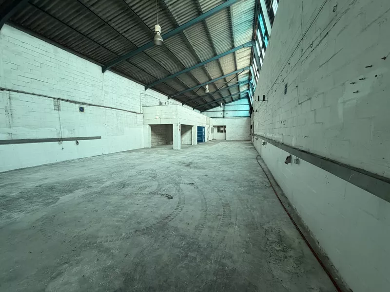 1 350 m² Industrial for sale in Blackheath, 27 Anfield Road (photo 11)