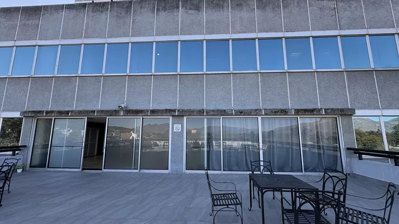 553 m² Office to let in Paarl, 1 Breda Street (photo 10)