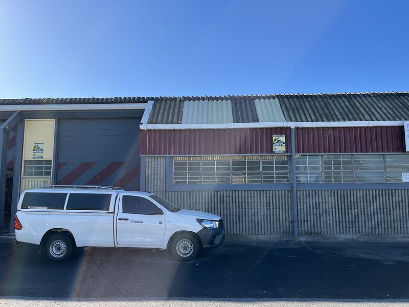 350 m² Industrial to let in Southern Suburbs, Celie Road Industrial Park - Block B (photo 3)
