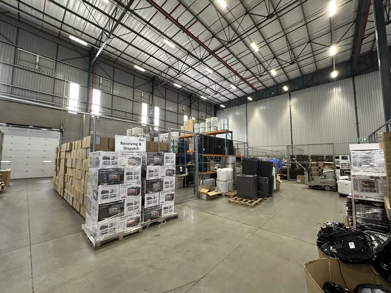 2 052 m² Industrial to let in Gauteng, 25C Merlot (photo 2)