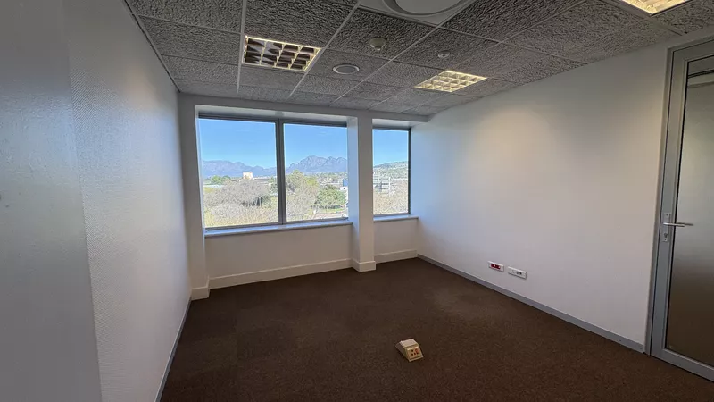 553 m² Office to let in Paarl, 1 Breda Street (photo 19)