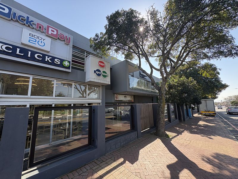 100 m² Retail Property to let in Durbanville, De Ville Shopping Centre (photo 5)