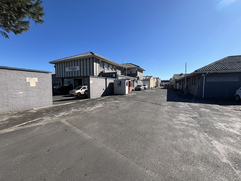 2 169 m² Industrial to let in Epping, 36 Gunners circle (photo 1)