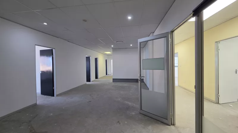1 400 m² Office to let in Tyger Valley, Bloemhof (photo 24)