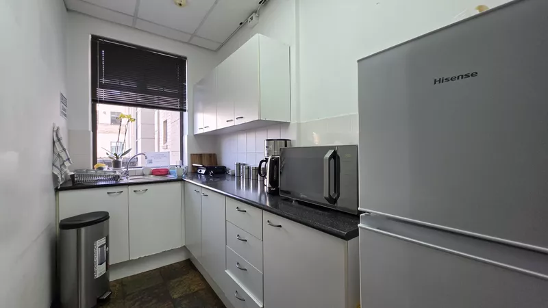 684 m² Office to let in South Gate Office Park, Waterside Place (photo 49)