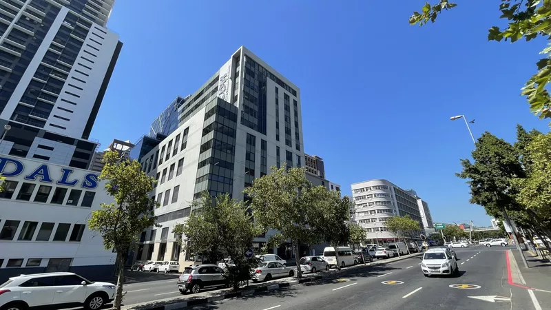 366 m² Office to let in Cape Town City Centre/CBD, 11 Buitengracht Street (photo 3)