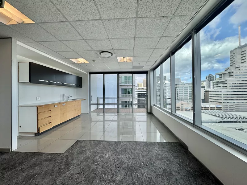 561 m² Office to let in Cape Town City Centre/CBD, Convention Towers (photo 4)