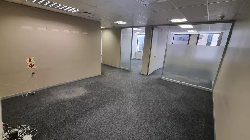 238 m² Office to let in Cape Town City Centre/CBD, 2 Long (photo 9)