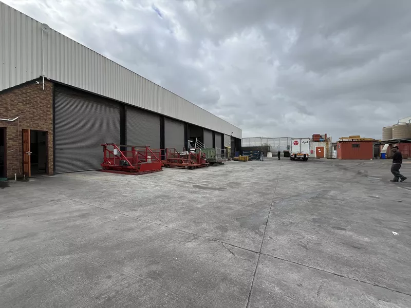 1 928 m² Industrial to let in Parow Industrial, 24 Junction Road (photo 2)