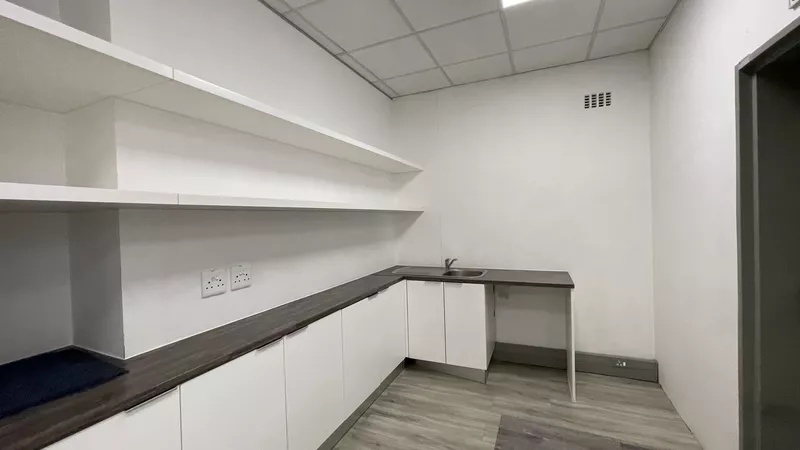 316 m² Office to let in Cape Town City Centre/CBD, 19 Louis Gradner (photo 13)