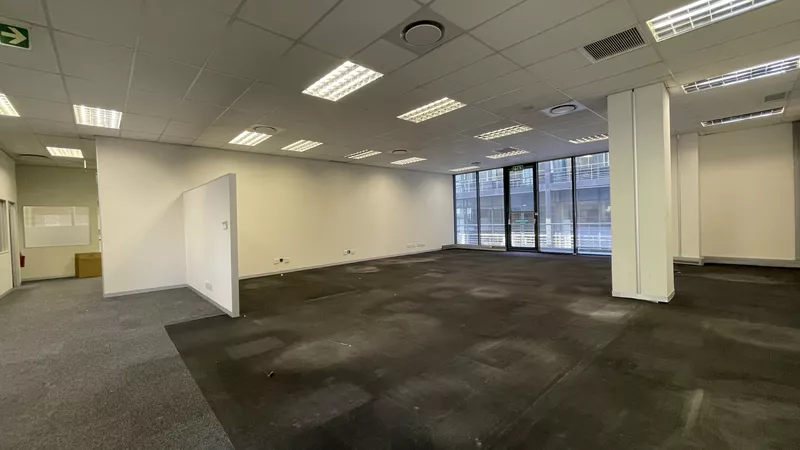 646 m² Office to let in Woodstock, The Boulevard (photo 24)