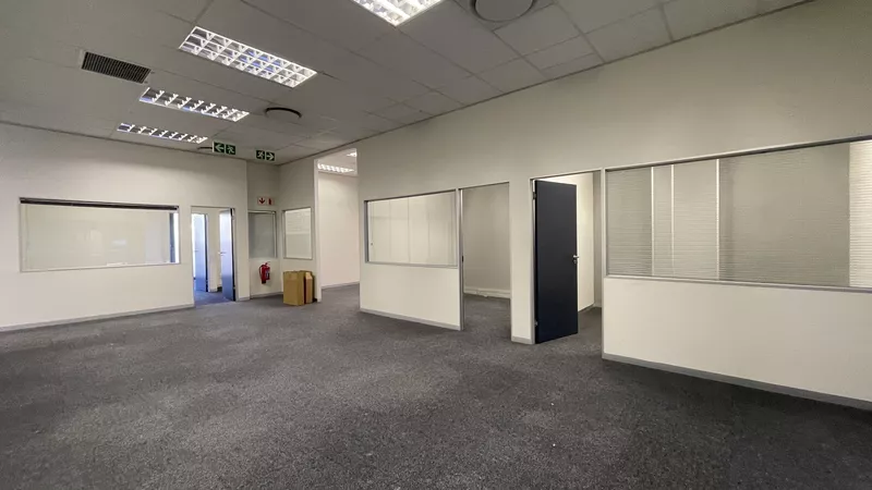 646 m² Office to let in Woodstock, The Boulevard (photo 20)