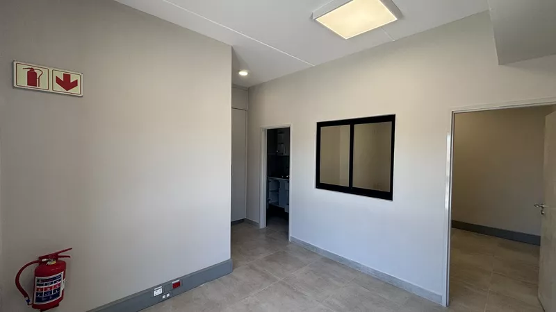 604 m² Industrial to let in Fisantekraal, 13 Evolution Crescent - Mini Industrial Units (photo 8)